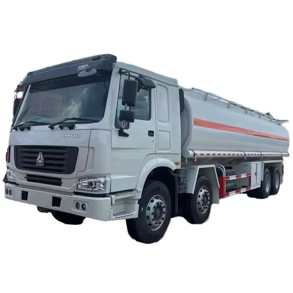 SINOTRUK HOWO 8x4 Fuel Tanker Truck - 35T Oil Transport & Refueling