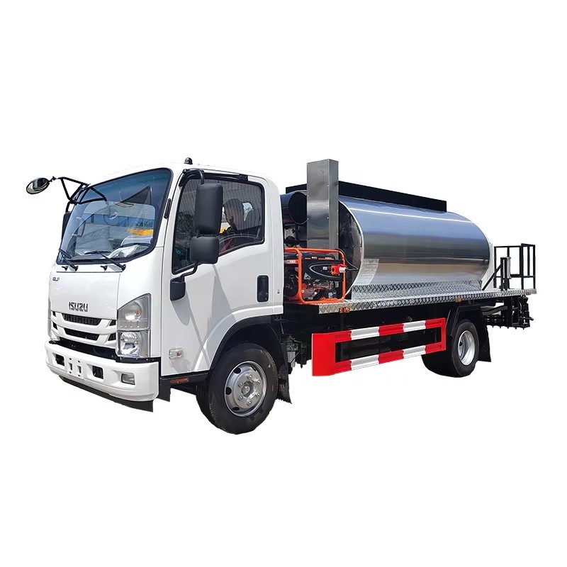 1SUZU ELF 8 Ton Asphalt Distributor Truck Road Asphlt Paving Machinery Bitumen Sprayer Truck for Sal