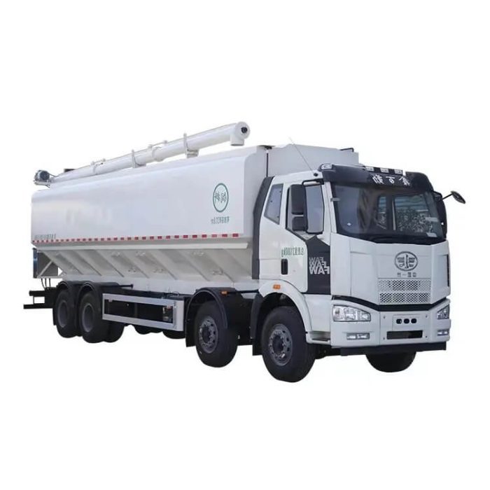 Poultry Bulk Chicken Feed Grain Delivery Tank Truck - Image 2