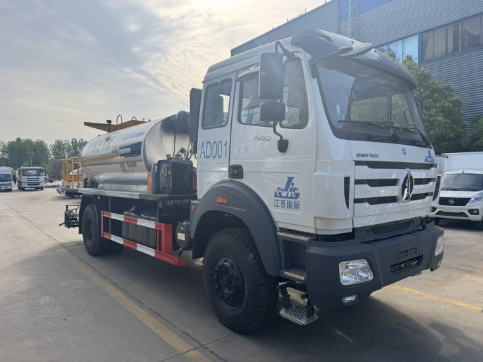Beiben 4x2 10CBM 10000liters Asphalt Distributor Truck