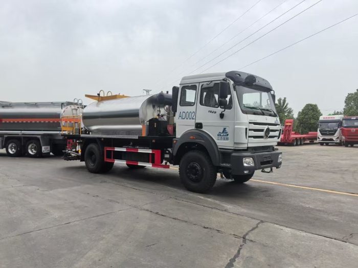 Beiben 4x2 10CBM 10000liters Asphalt Distributor Truck - Image 2