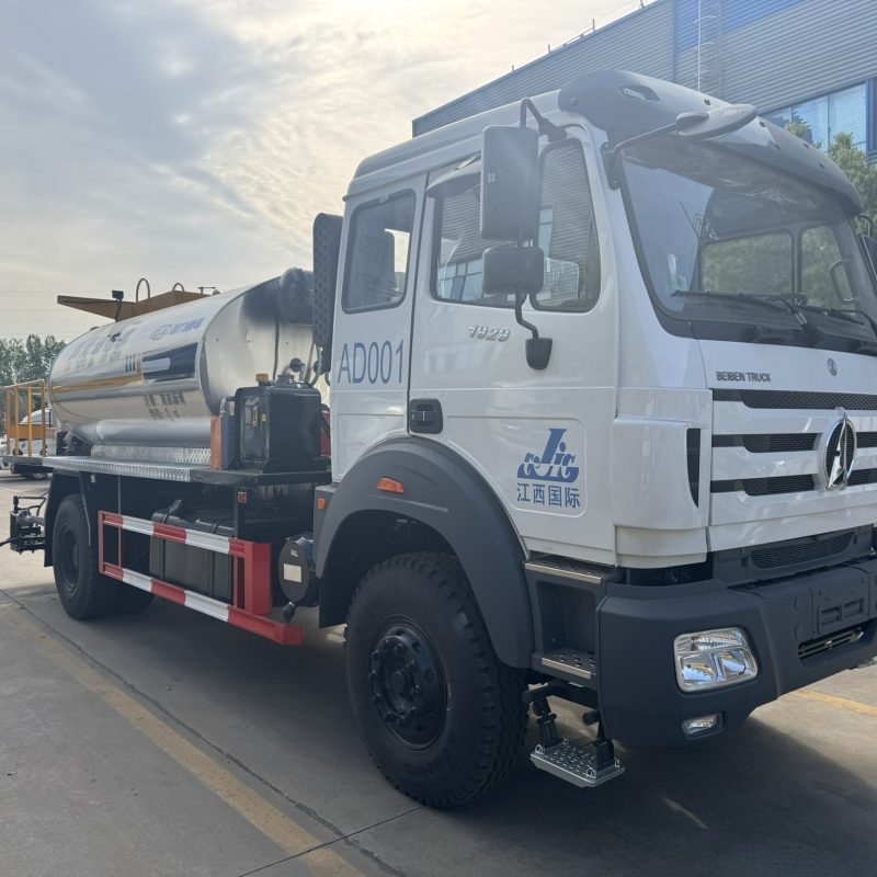 Beiben 4x2 10CBM 10000liters Asphalt Distributor Truck