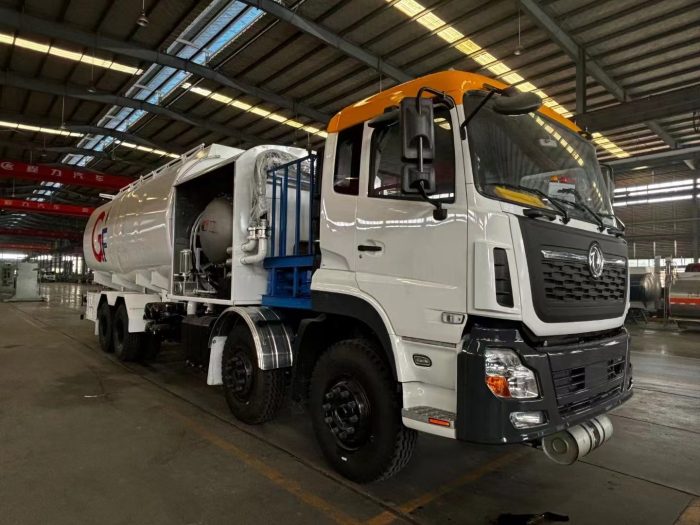 Aviation refueler truck - Image 3