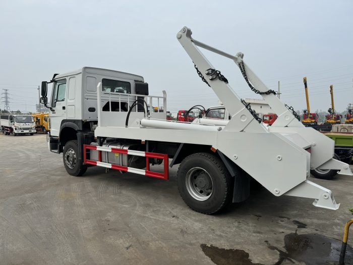 Swing Arm Refuse Truck - Image 7