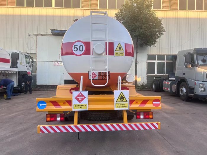 Heavy-Duty CNHTC LPG Truck - Image 7