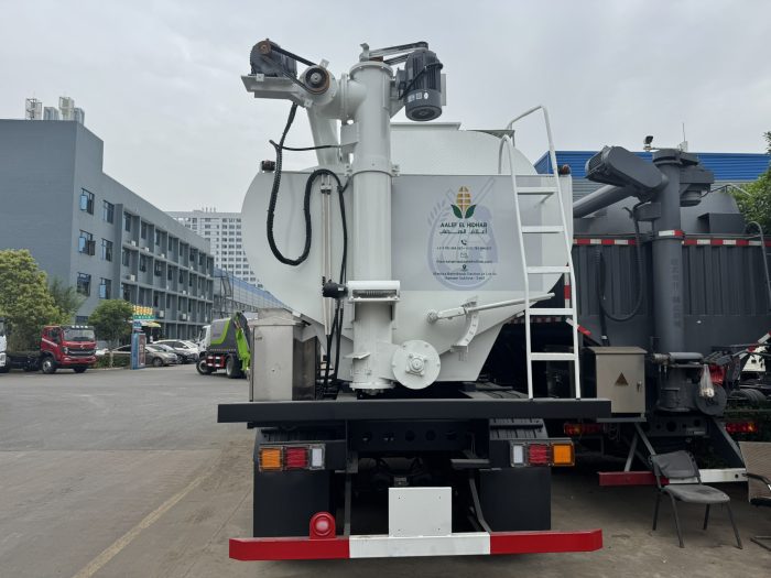 Bulk Feed Transport Vehicle Bulk Feed Transport Semi-trailer - Image 4