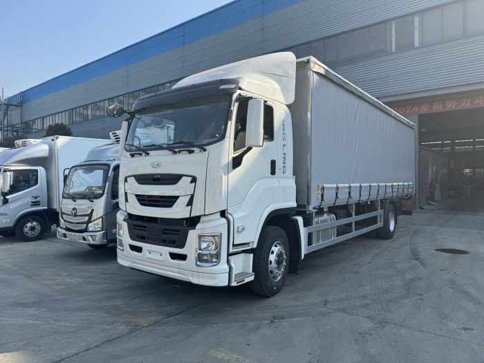 ISUZU FVR 4X2 Cargo Truck Diesel Q235 Stake Truck Side Curtain Aluminum Alloy Box Van Truck - Image 4