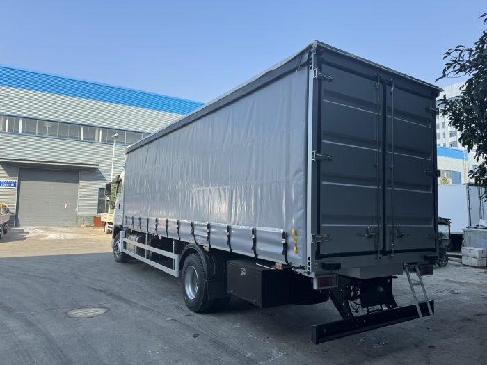 ISUZU FVR 4X2 Cargo Truck Diesel Q235 Stake Truck Side Curtain Aluminum Alloy Box Van Truck - Image 5