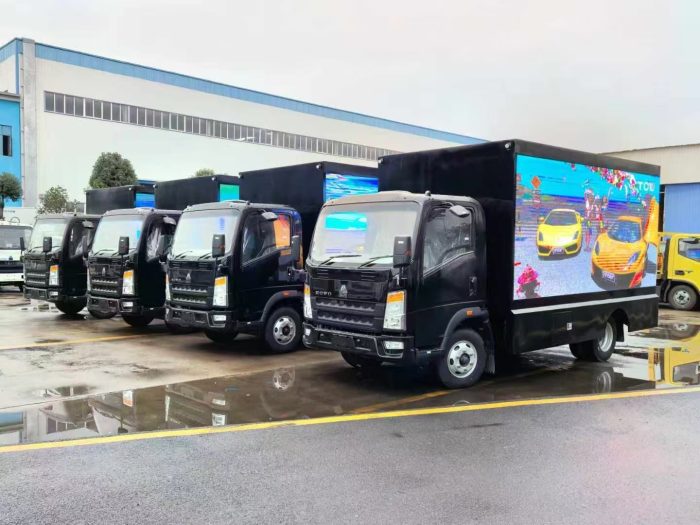 Large Isuzu LED Advertising Truck - Image 3