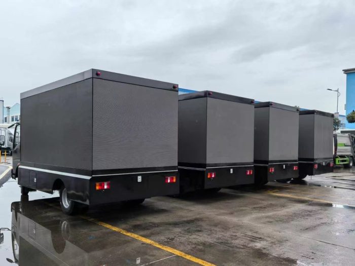 Large Isuzu LED Advertising Truck - Image 6
