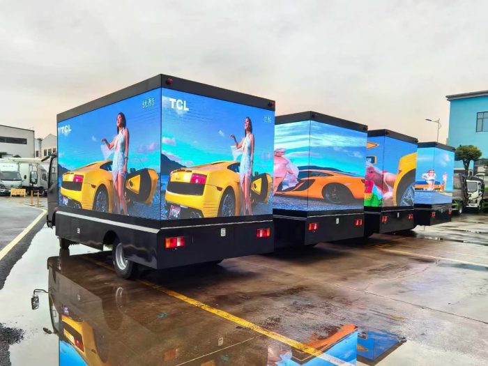 Large Isuzu LED Advertising Truck - Image 7