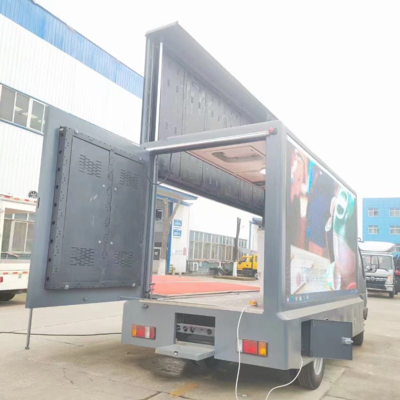 Isuzu Mini LED Advertising Truck with Mobile Stage