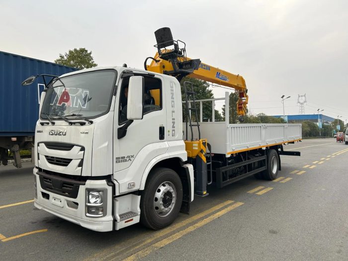 Isuzu Mobile Truck with 10tons Lifting Equipment Truck Mounted Crane