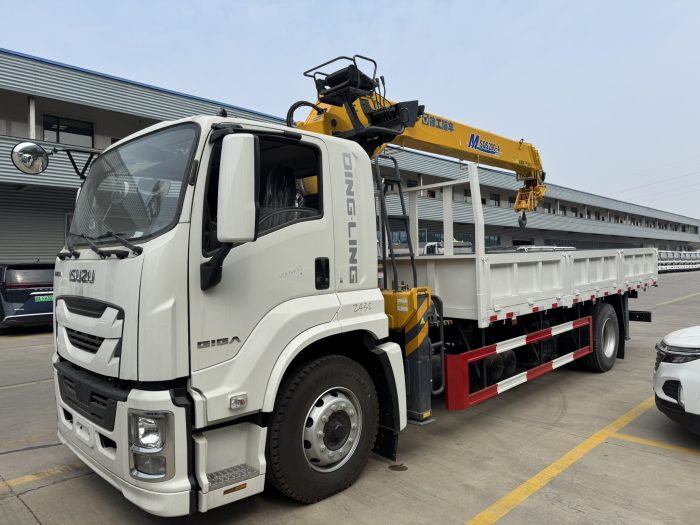 Isuzu Mobile Truck with 10tons Lifting Equipment Truck Mounted Crane - Image 6