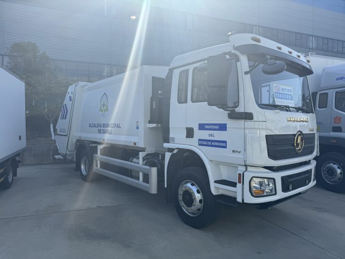 SHACMAN 4X2 8000liters 6tons 8cbm Compactor Garbage Truck - Image 2