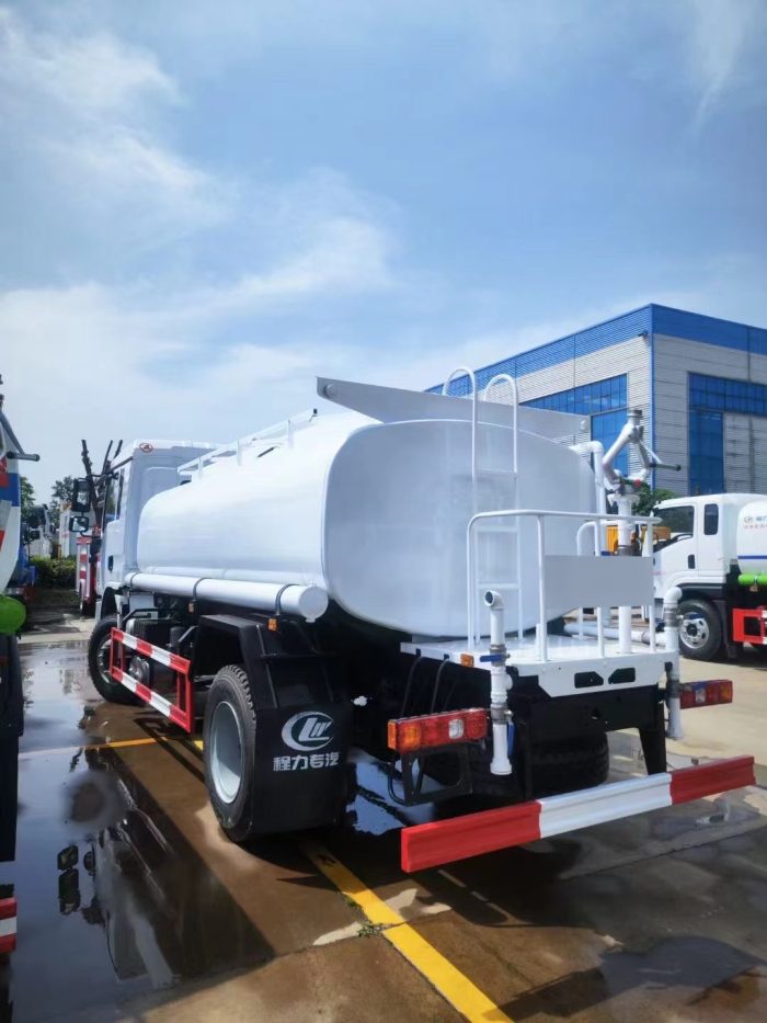 SHACMAN 4x2 10000 Litres Water Distribution Truck - Image 3