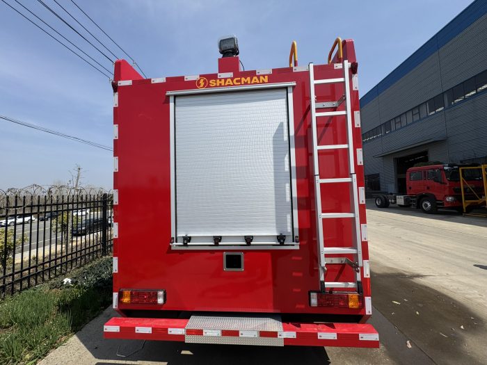 SHACMAN 6X4 10 Ton Water Foam Fire Truck - Image 2