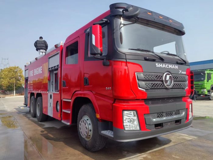 SHACMAN 6X4 10 Ton Water Foam Fire Truck - Image 5