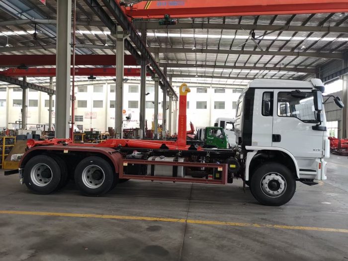 Hook arm Garbage truck - Image 3