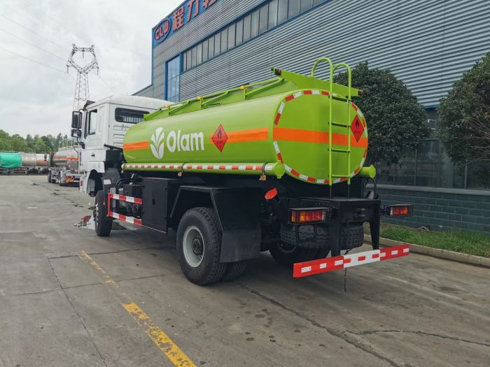 Shacman 4X4 12000liters Oil Tank Truck - Image 2