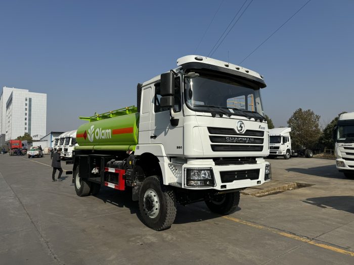 Shacman 4X4 12000liters Oil Tank Truck - Image 3