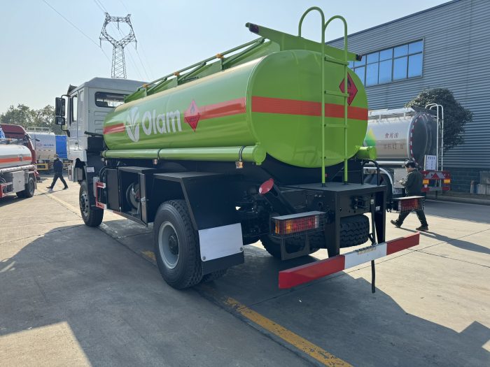Shacman 4X4 12000liters Oil Tank Truck - Image 5